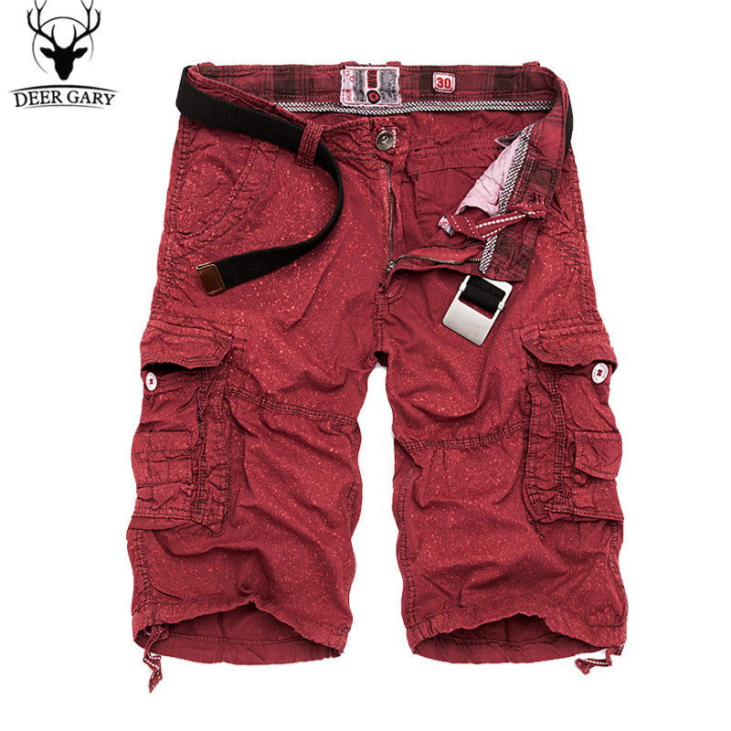 Knee-length multi-pocket cargo shorts