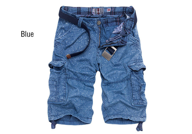 Knee-length multi-pocket cargo shorts