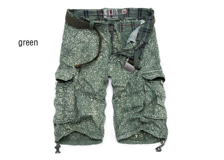 Knee-length multi-pocket cargo shorts