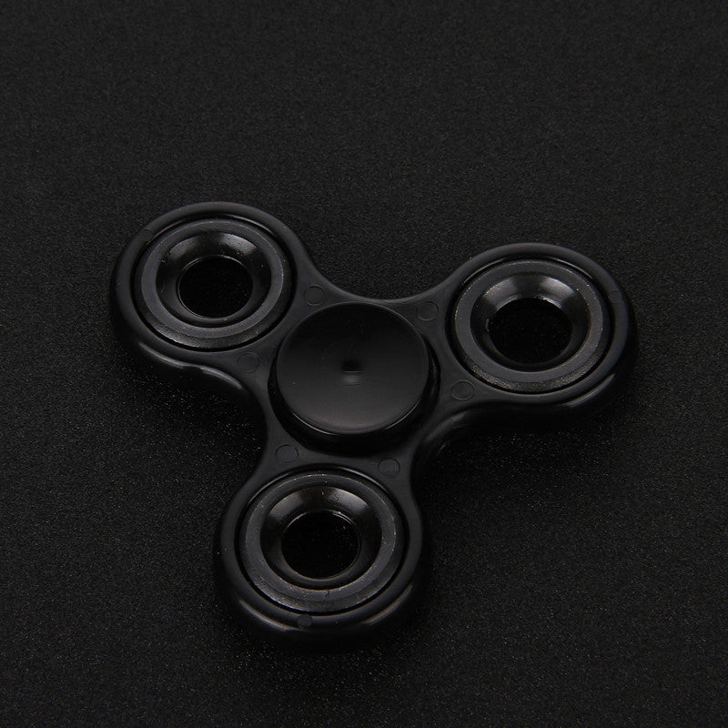 Fidget Spinner - Kids Hand  Tri-Spinner